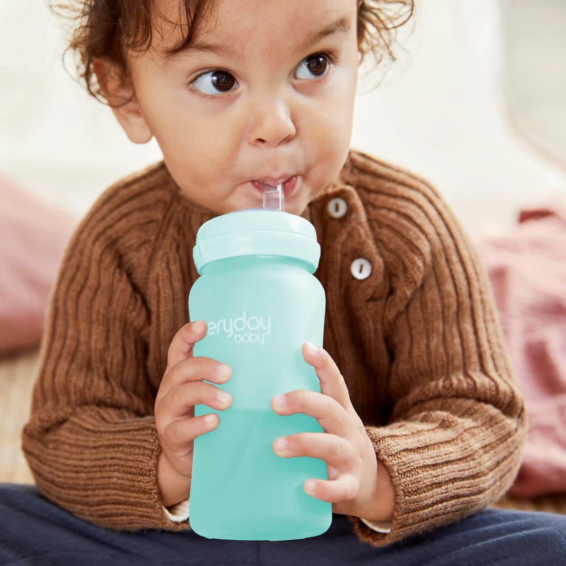 Mamadera de vidrio con bombilla, 240 ml, color gris Everyday Baby